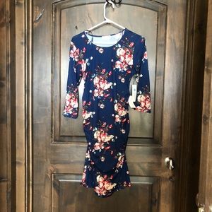 Nine Britton Maternity floral dress. Size Medium.